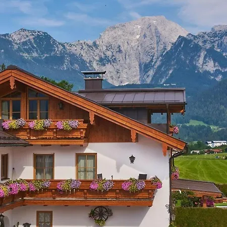 Дом отдыха Koenigssee - Reich Family Шёнау-ам-Кёнигсзе